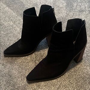 Vince Camuto - Wellend Black Ankle Boots